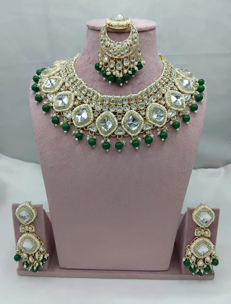 Nayoora Emerald Green Kundan Choker Jewellery Set