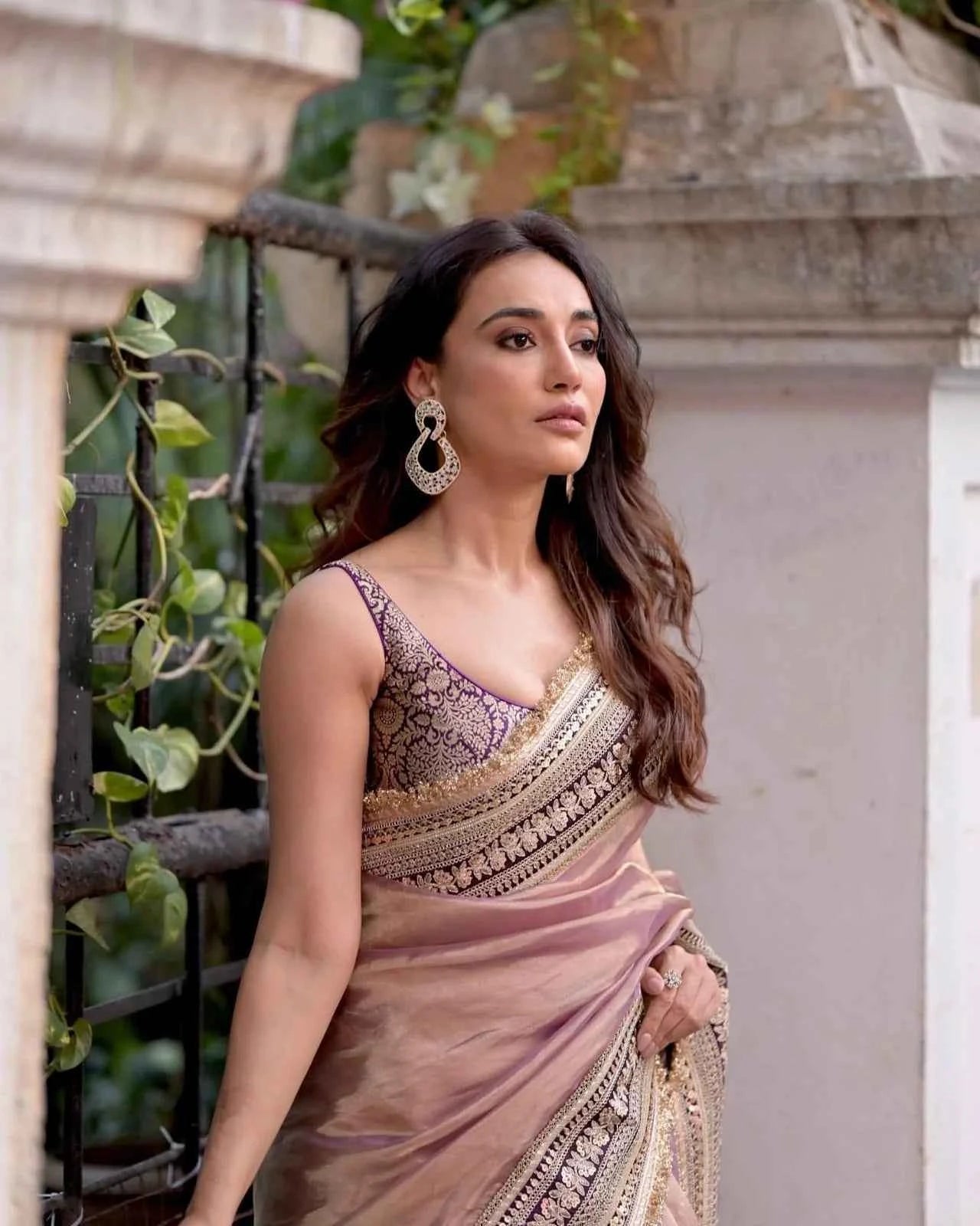 Nayoora Dual - Tone Mauve Saree – Heavy Zari Border & Jacquard Blouse - Nayoora