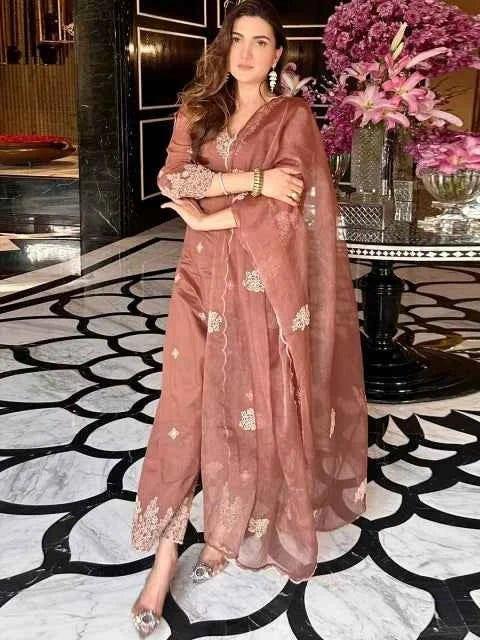 Embroidered kurta set, long brown kurta with floral motifs and scalloped hem