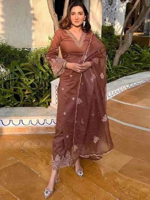 Embroidered kurta set with V-neck long sleeves, brown floral embroidery and slit hem