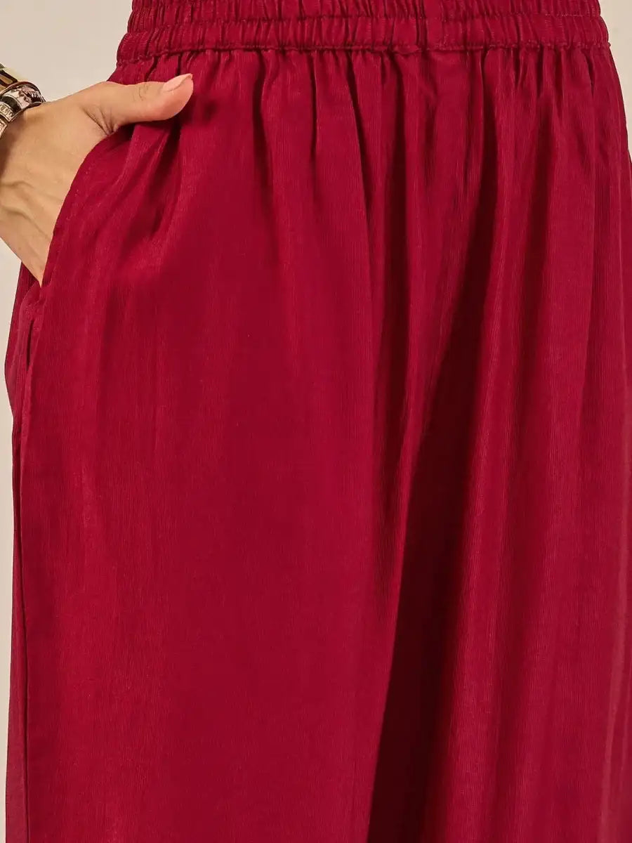 Deep maroon gathered waistband leggings with pleated texture