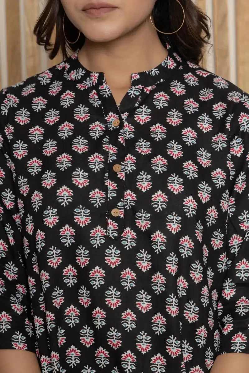 Nayoora Lycy Floral Noir Rayon Tunic - Nayoora