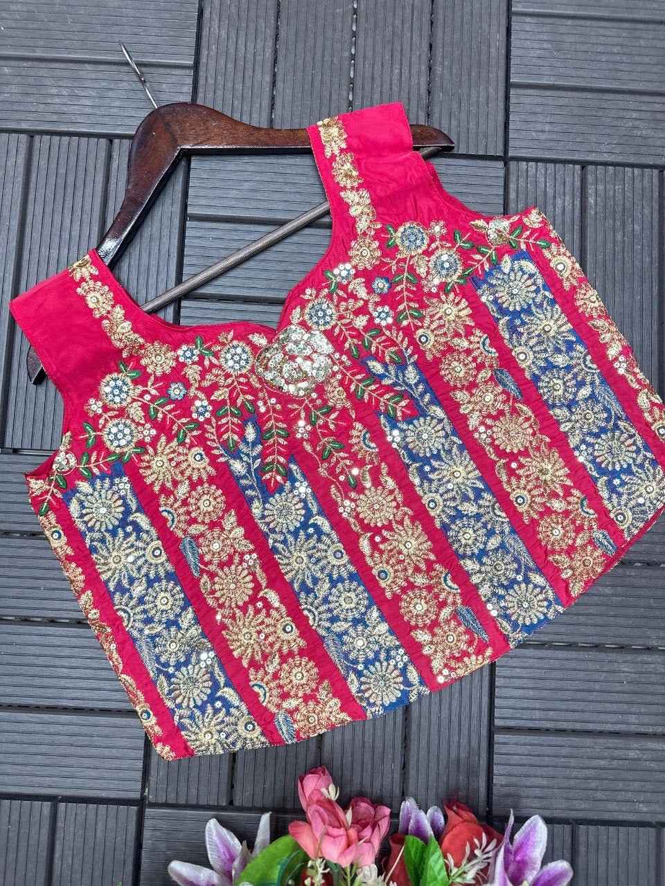 Nayoora Rani Pink Embroidered Crepe Ready - to - Wear Saree - Nayoora